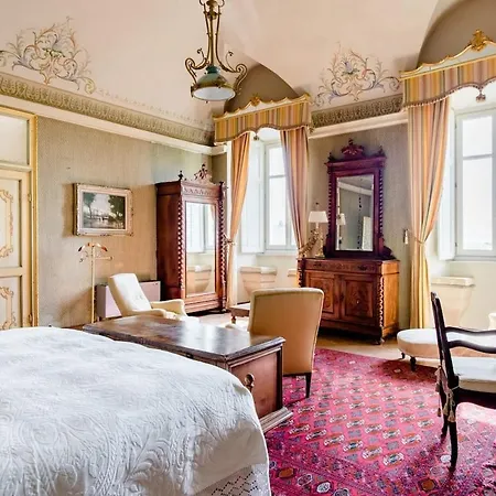 فندق مبيت وإفطار Castello Di Coazzolo 4*