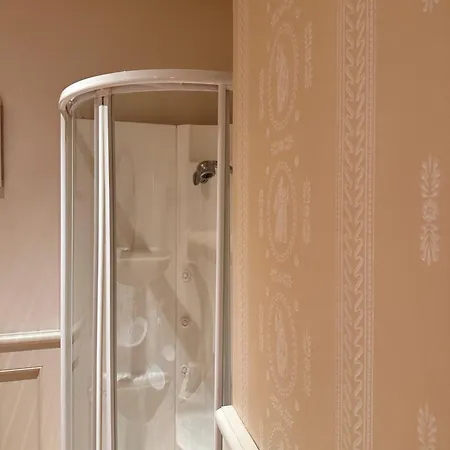 فندق مبيت وإفطار Castello Di Coazzolo 4*